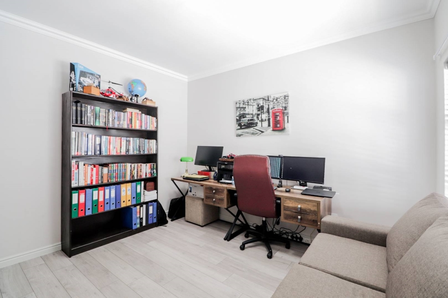 To Let 3 Bedroom Property for Rent in Seemeeu Park Western Cape